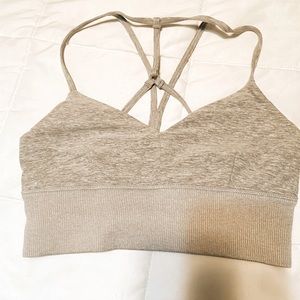Alo yoga sports bra